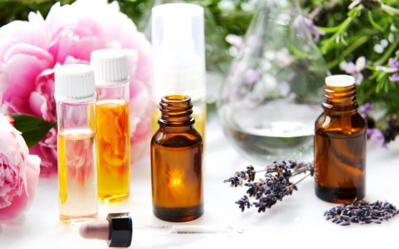 10 utilizari ale uleiurilor esentiale pe care nu le-ati încercat niciodata