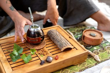 Descopera aroma unica a gin-ului Da Hong Pao, obtinut din cel mai apreciat ceai din Muntii Wuyi