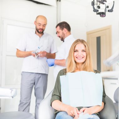 Indrazneste sa zambesti din nou colaborand cu o clinica dentara