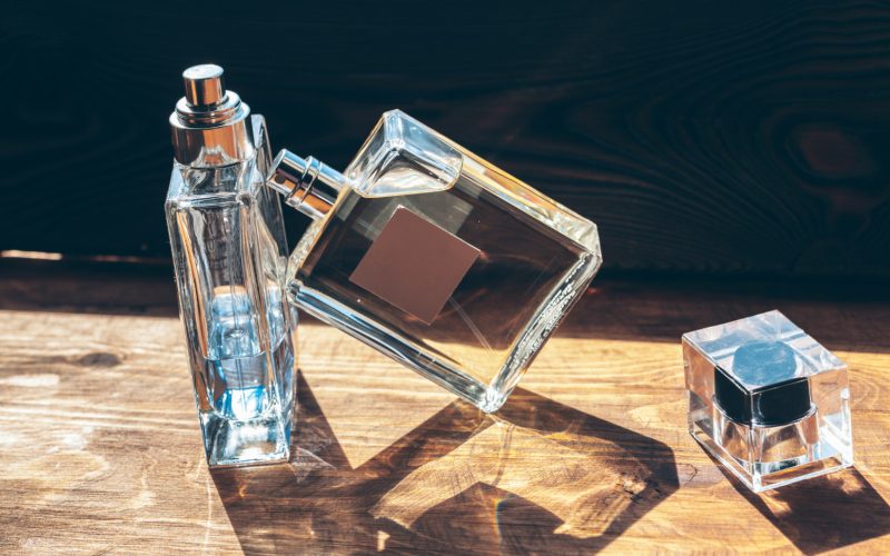 Parfumieri celebri: Artizani ai aromei care au redefinit industria parfumurilor