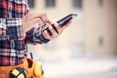 Caracteristici cheie ale telefoanelor în cazul în care lucrezi în medii periculoase