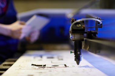 Cum sa alegem sculele potrivite pentru un anumit material pe CNC