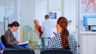 Cum funcționează transportul unei lucrări comandate prin 3DentaSoft